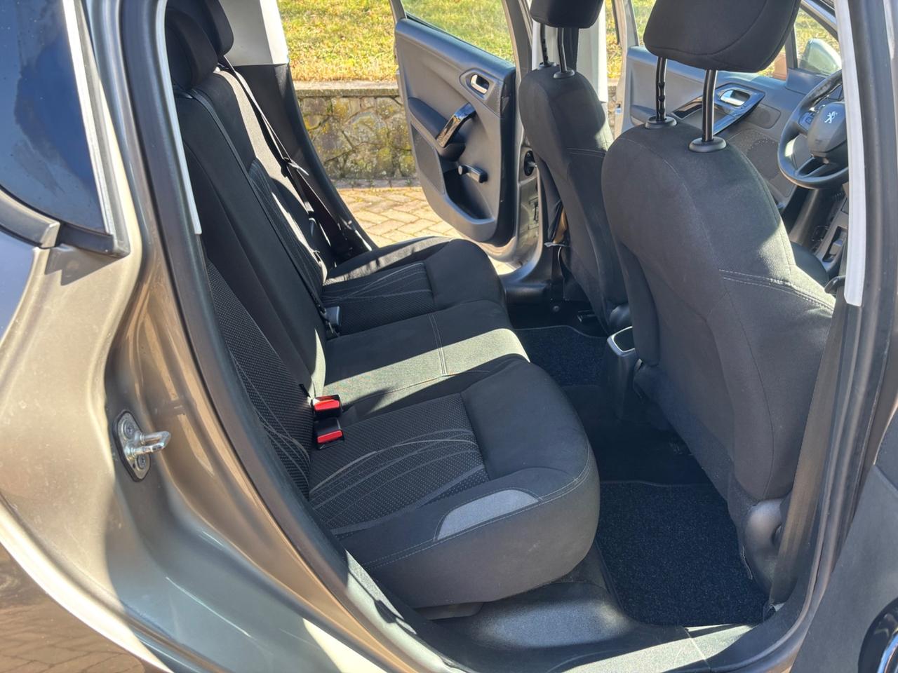 Peugeot 208 1.4 HDi 68 CV 5 porte Active