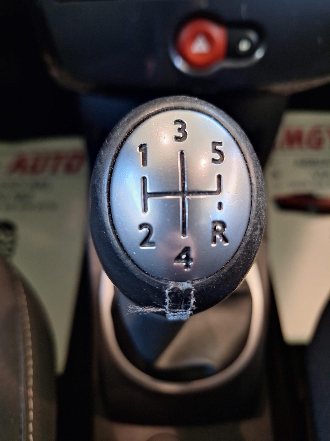 Renault Clio 1.2 16V 5 porte Dynamique