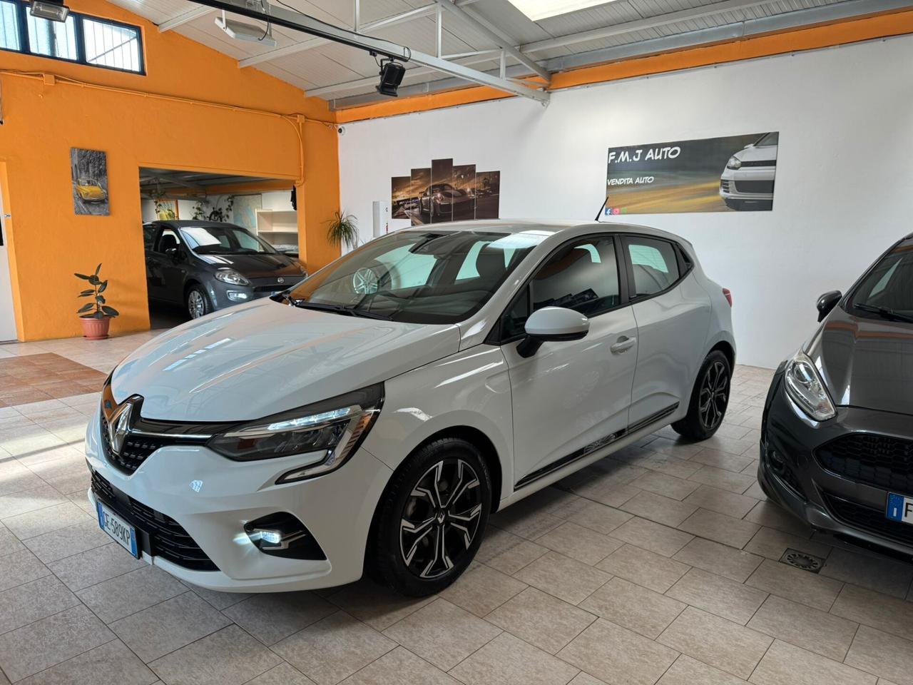 Renault Clio FULL HYBRID E-TECH INITIAL PARIS