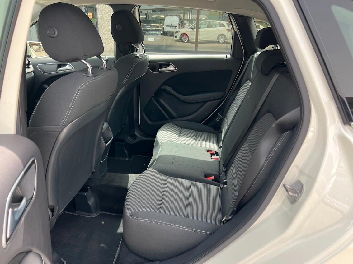 Mercedes-Benz B 180 1.5 d 110 cv executive auto Navi unico proprietario