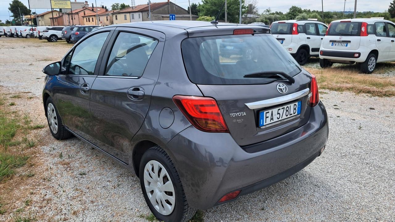 Toyota Yaris 1.0 5 porte Active