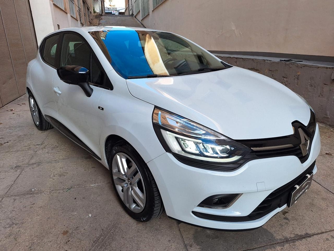 Renault Clio dCi 8V 75 CV 5 porte Moschino Zen