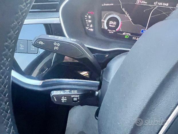 AUDI Q3 35 TDI S tronic Business Advanced