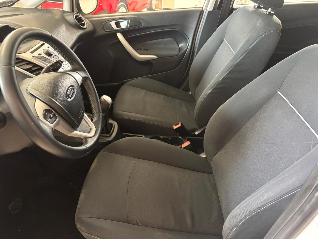 FORD FIESTA ANNO 2011 DS 1.4 ADATTA NEOPATENTATI KM 196 MILA