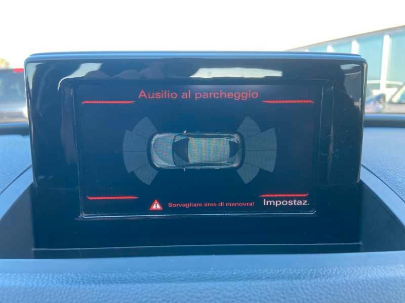 AUDI Q3 2.0 tdi Business 120cv