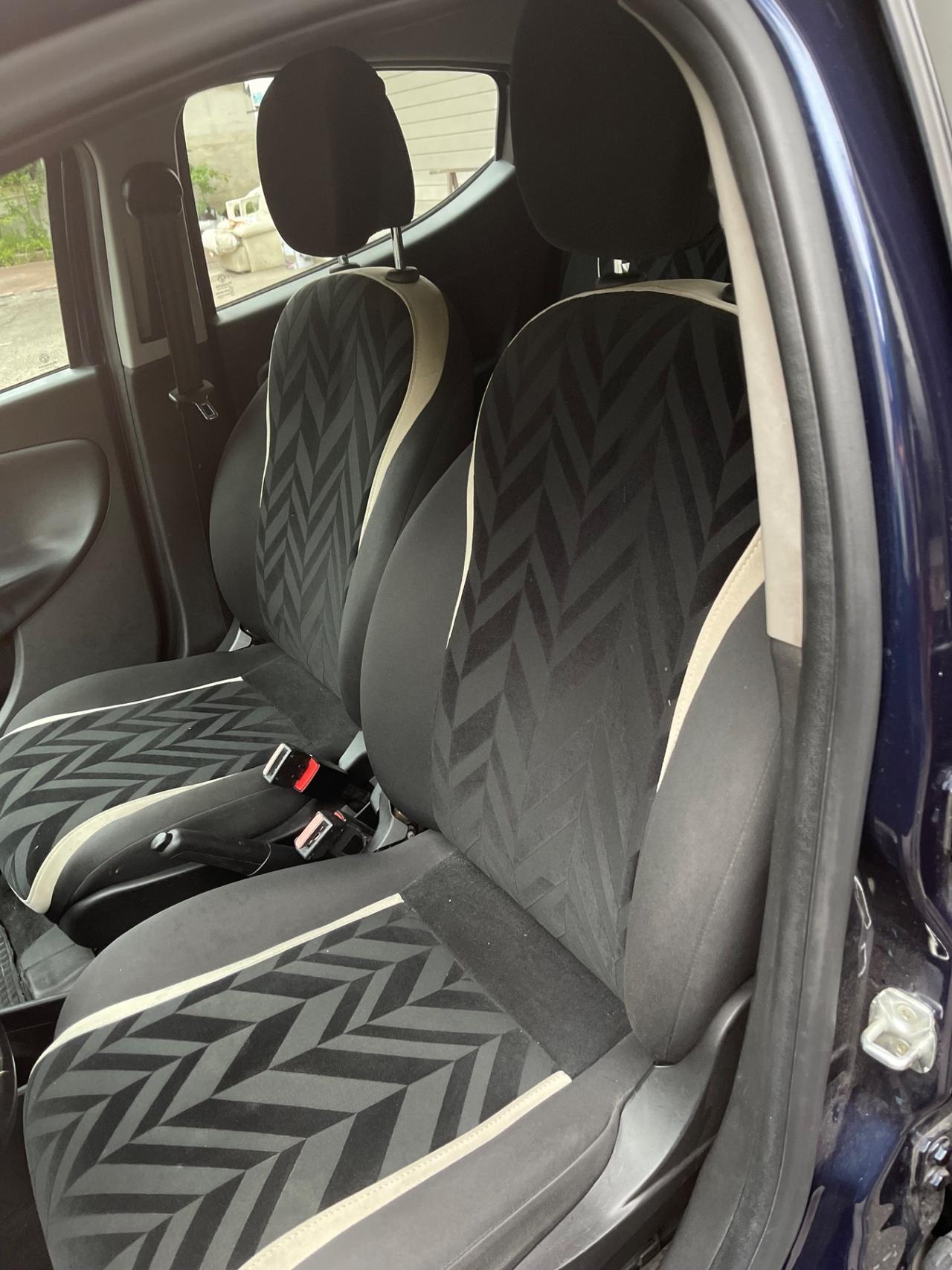 Lancia Ypsilon 1.2 69 CV 5 porte Silver