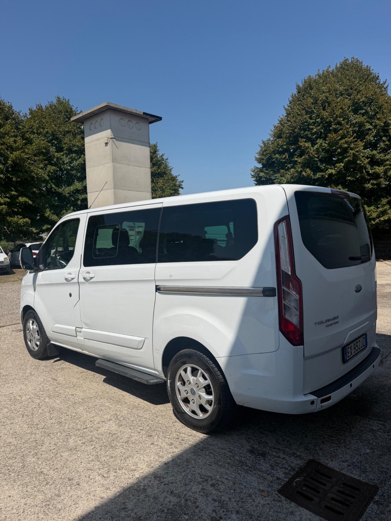 Ford Tourneo Custom 300 2.2 TDCi 155CV PC Titanium