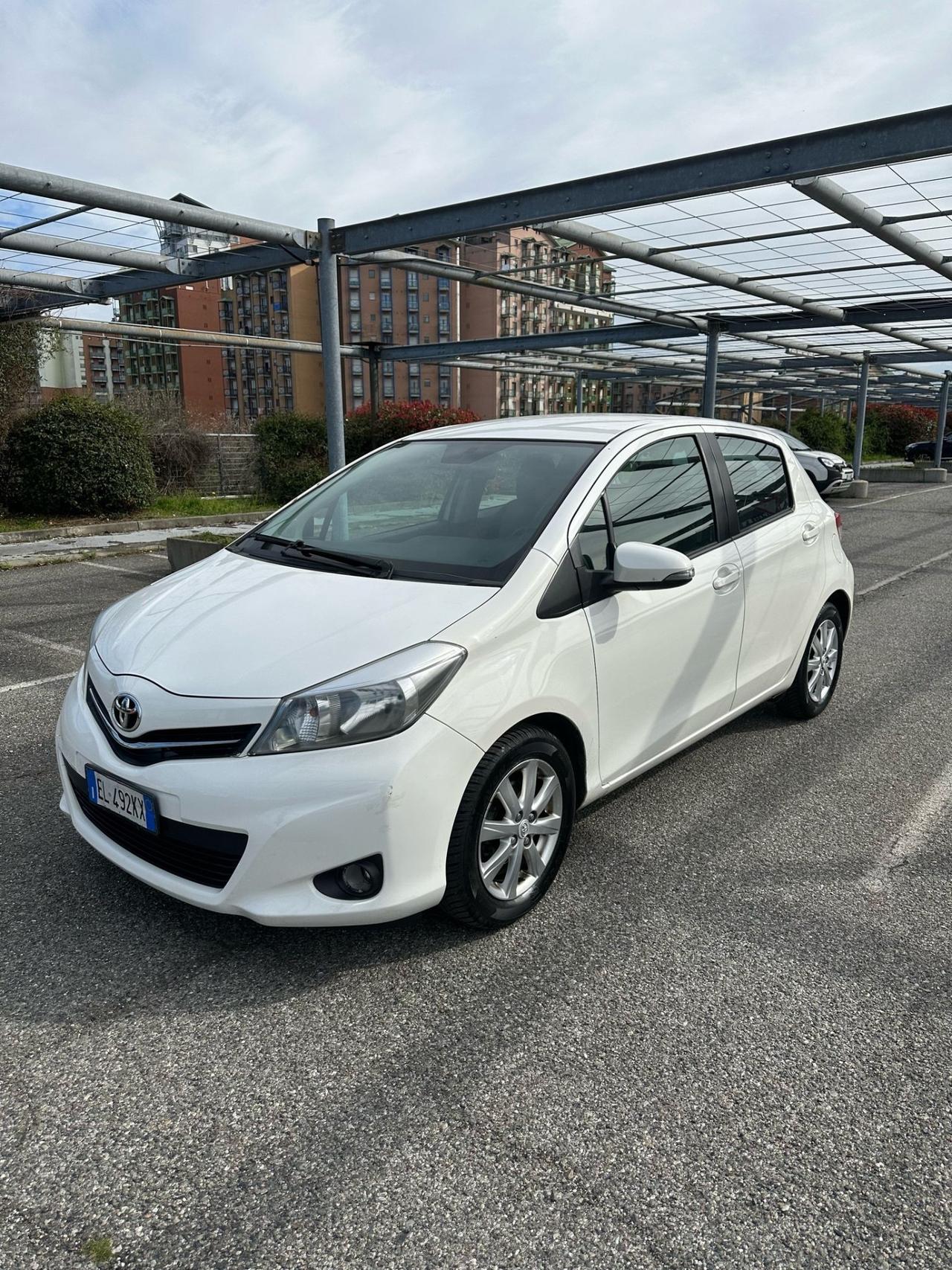 Toyota Yaris 1.0 5 porte Lounge