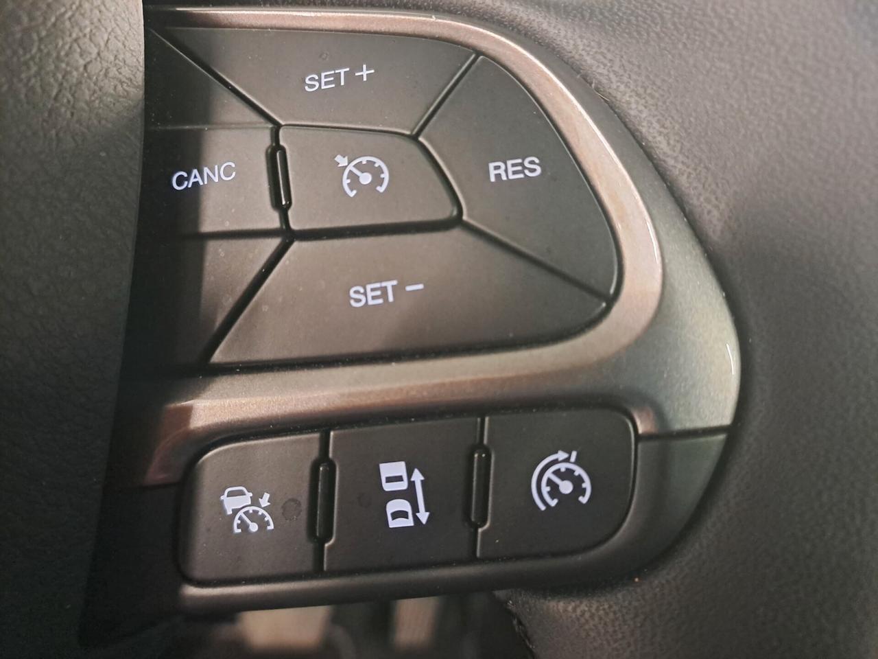 Jeep Renegade 1.3 T4 DDCT Limited+LED