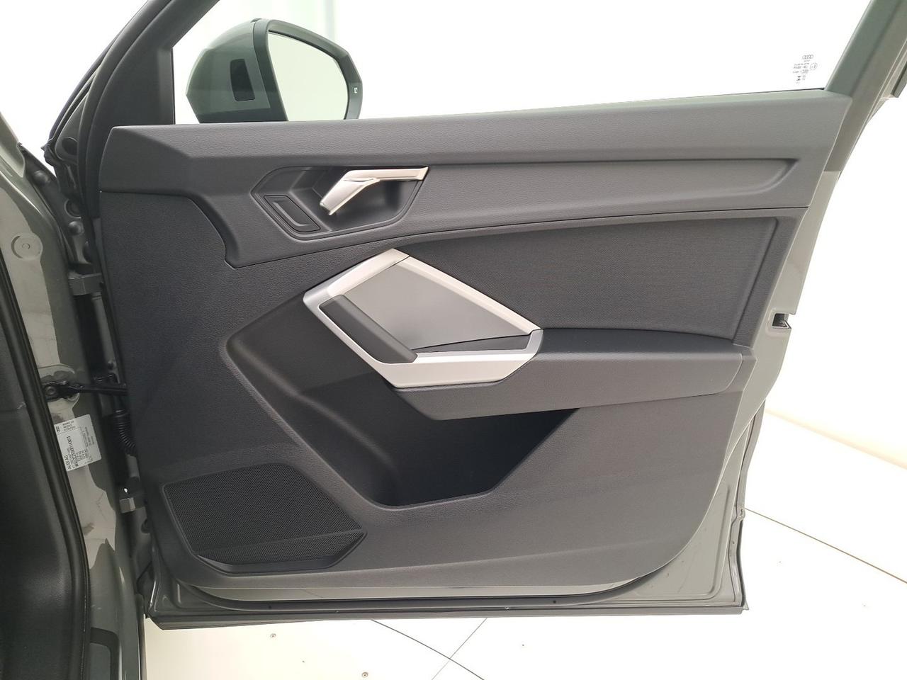 Audi Q3 35 1.5 tfsi business advanced s-tronic