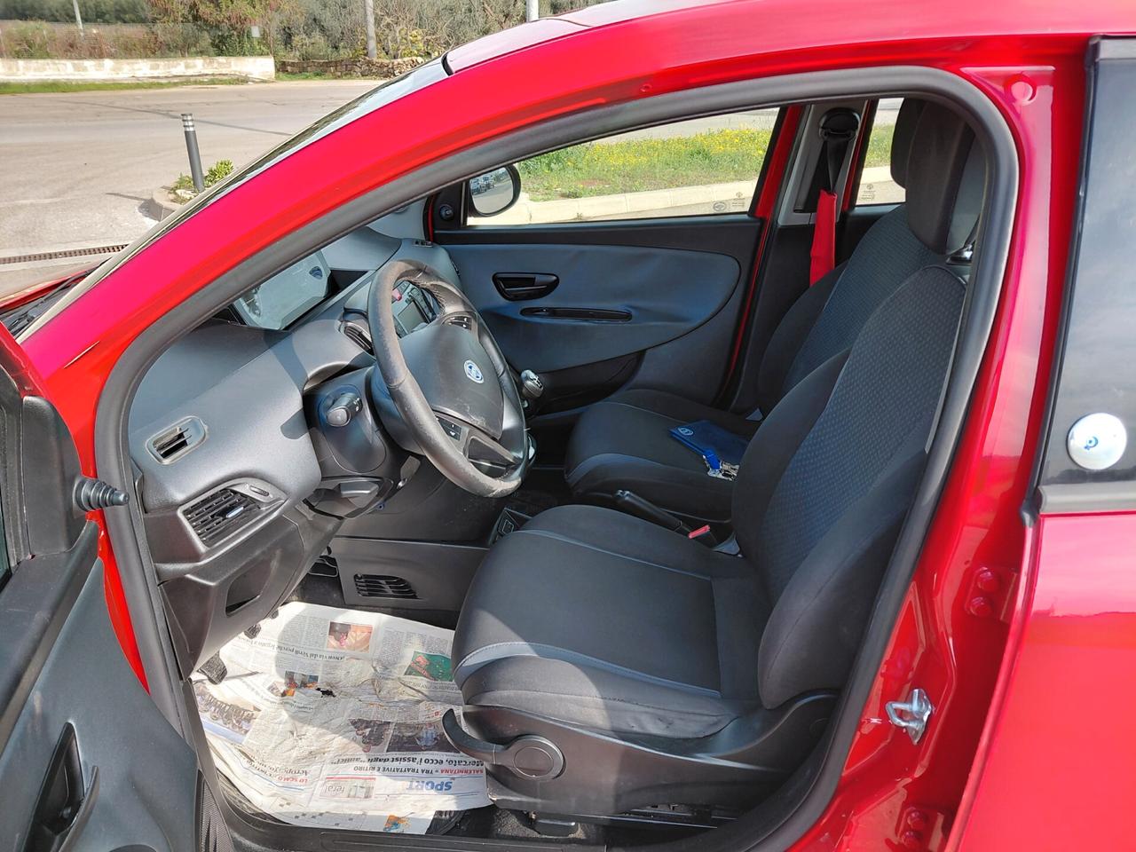 Lancia Ypsilon 1.2 69 CV 5 porte GPL Ecochic Silver