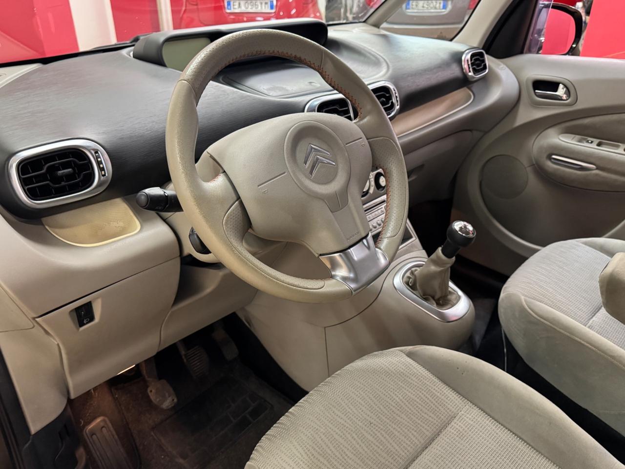 Citroen C3 Picasso C3 Picasso 1.6 VTi 120 Exclusive GPL Problemi al motore