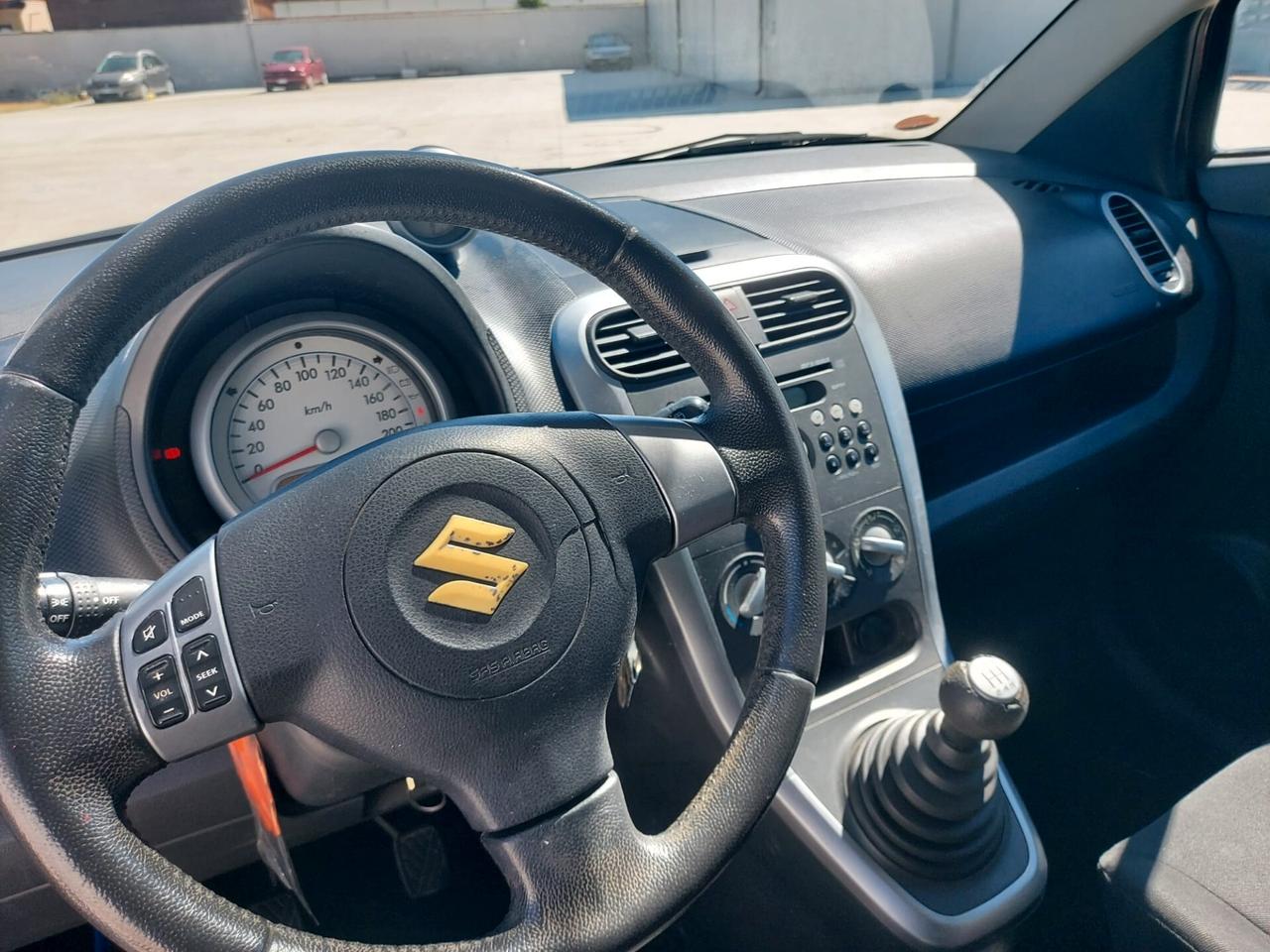 Suzuki Splash 1.0 GLS Style