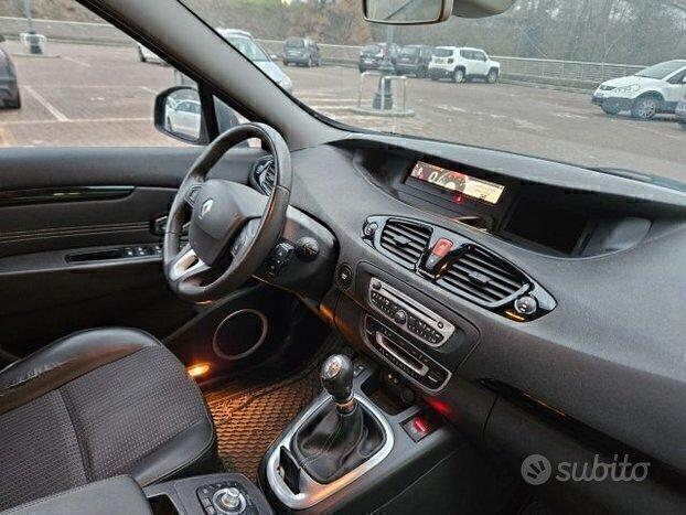 Renault Scenic 7 POSTI VALUTIAMO USATO/SCAMBIO