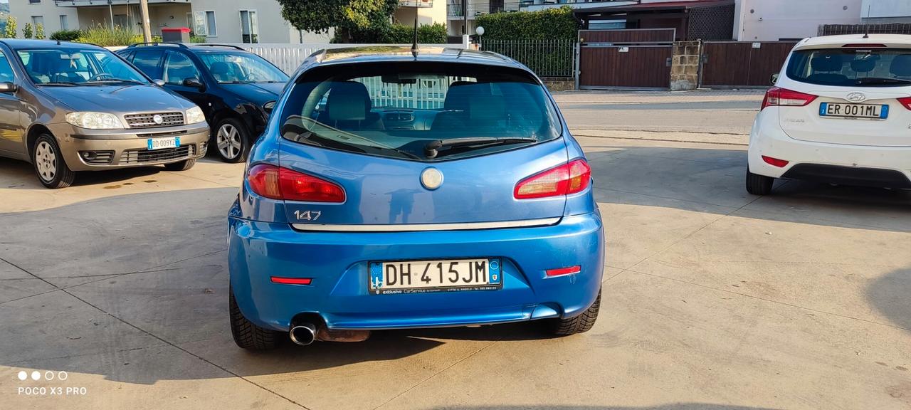 Alfa Romeo 147 1.6 16V TS (105) 3 porte Black Line