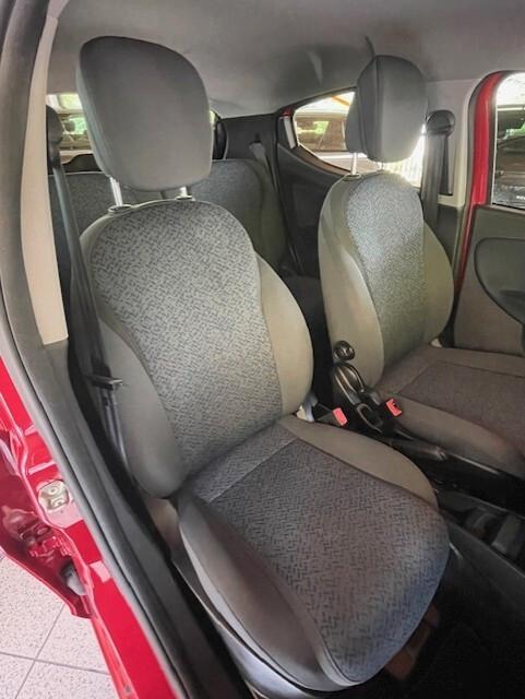 Lancia Ypsilon 1.0 FireFly 5 porte S&S Hybrid Silver
