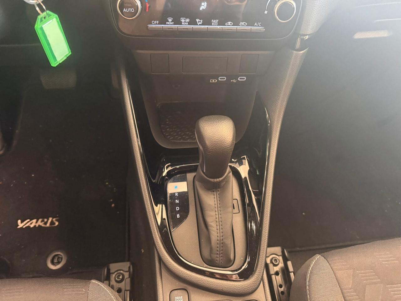 Toyota Yaris 1.5 130 Hybrid 5 porte Lounge