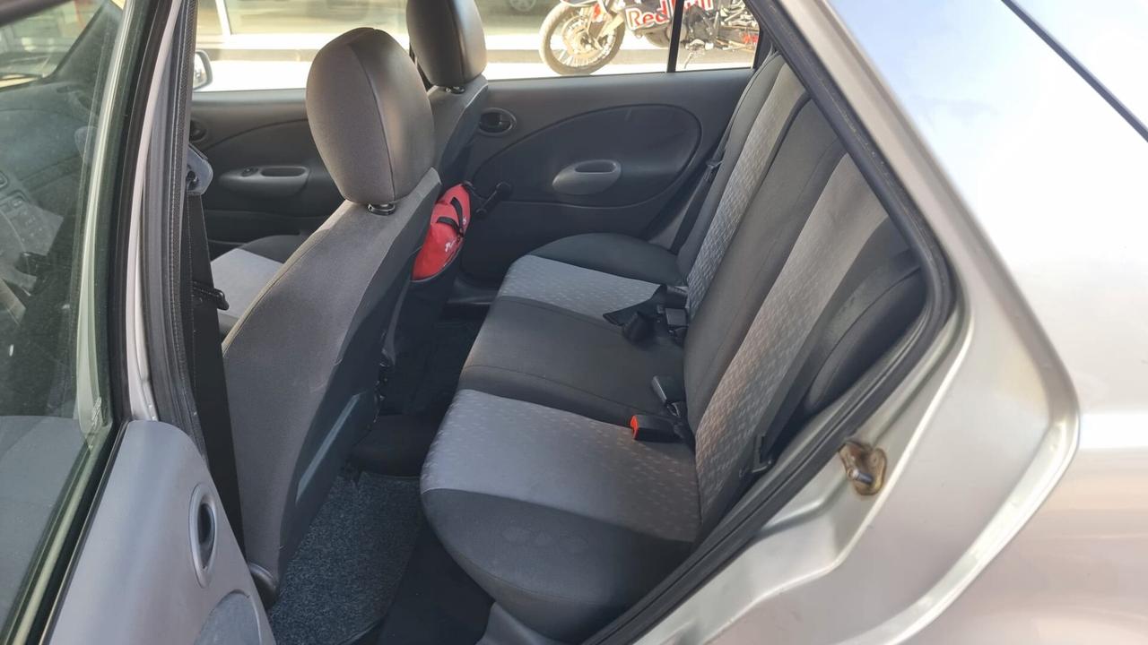 Ford Fiesta 1.2i 16V cat 5 porte Ghia