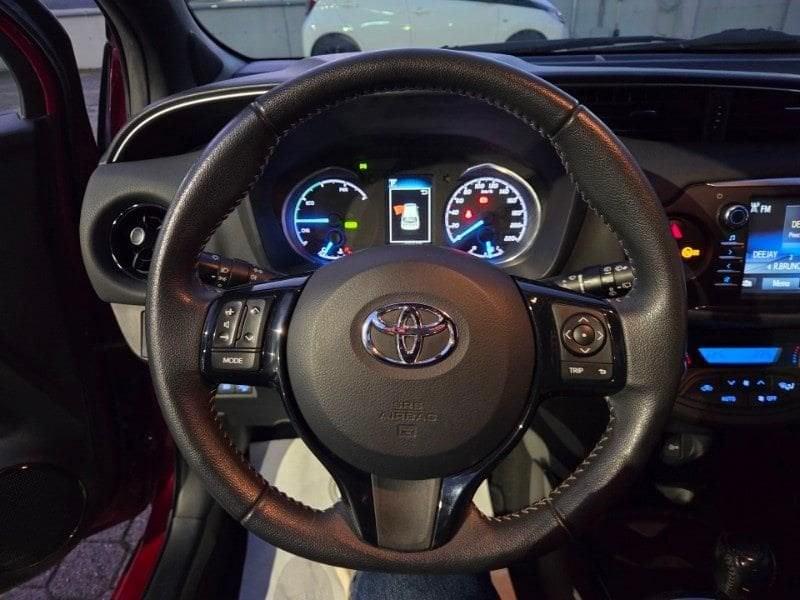 Toyota Yaris 3ª serie 1.5 Hybrid 5 porte Trend "Red Edition"