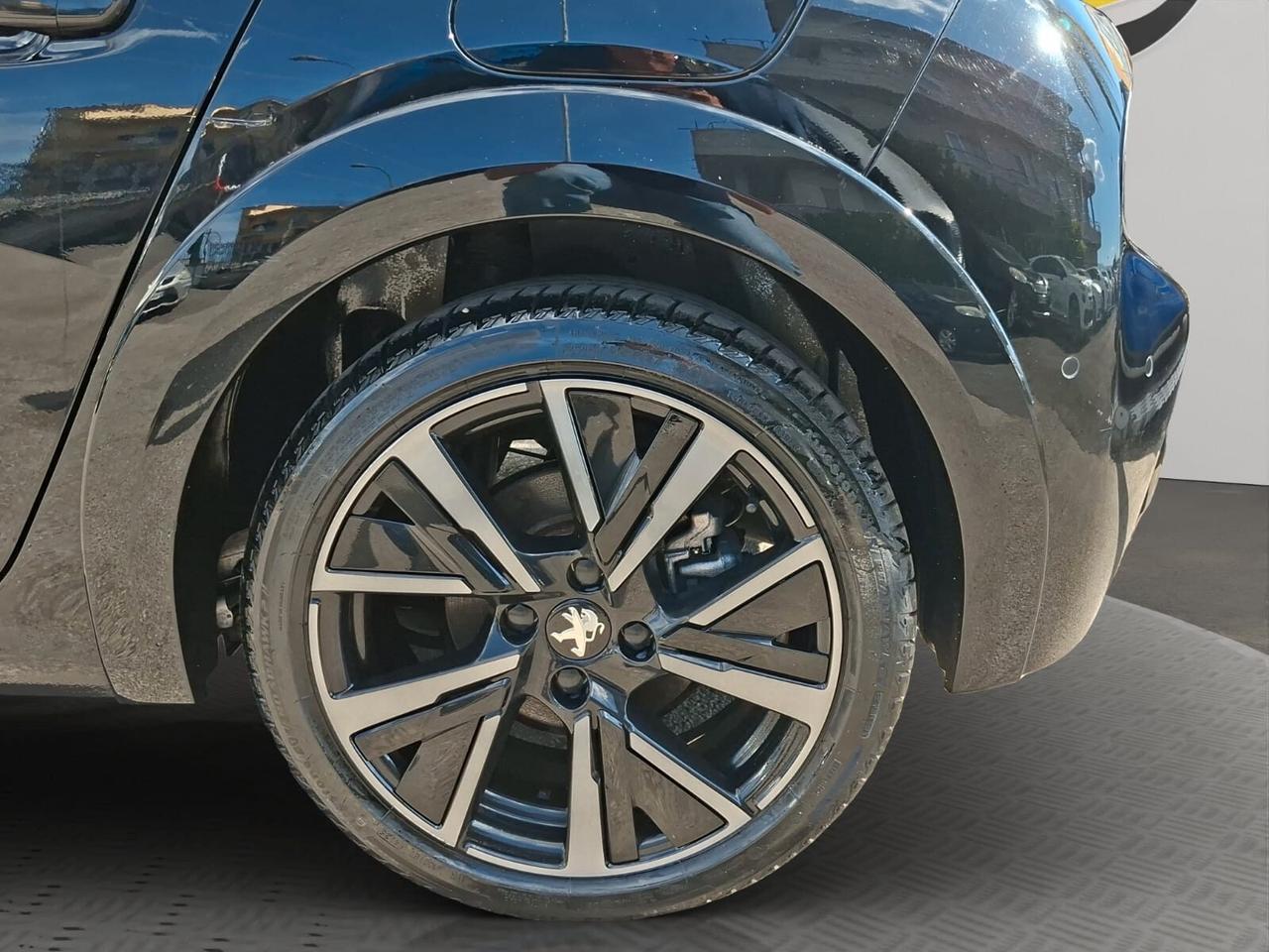 Peugeot 208 motore elettrico 136 CV 5 porte GT