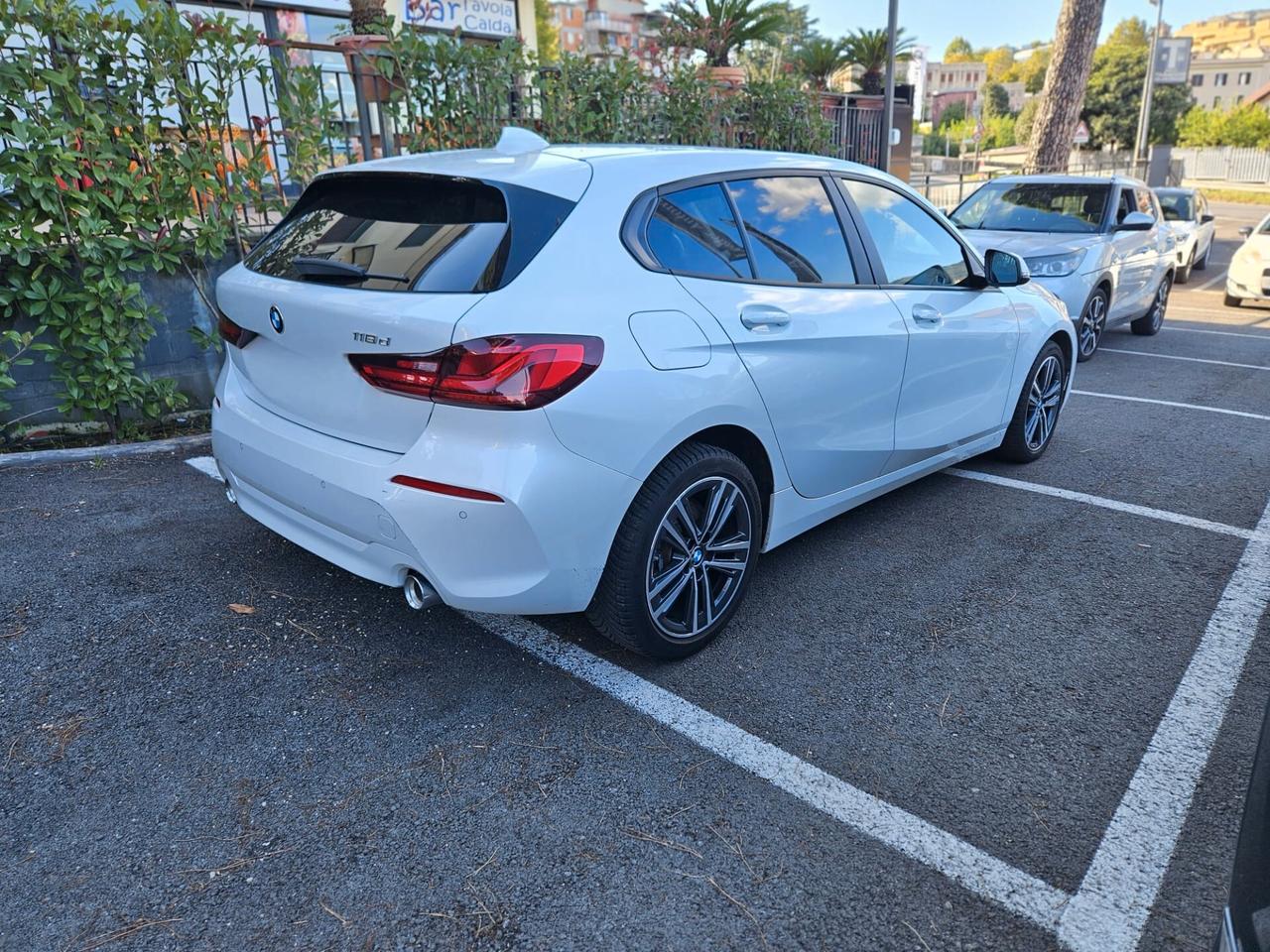 Bmw 118 118d 5p. Business Advantage