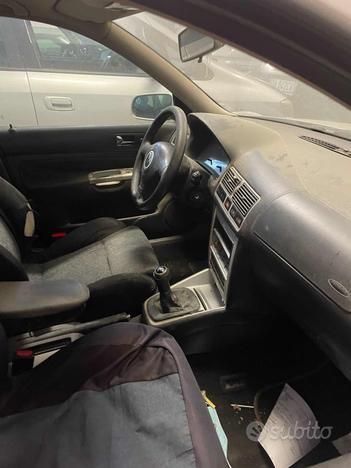 VOLKSWAGEN Golf 1.9 TDI/110 CV cat 5p. H.LINE