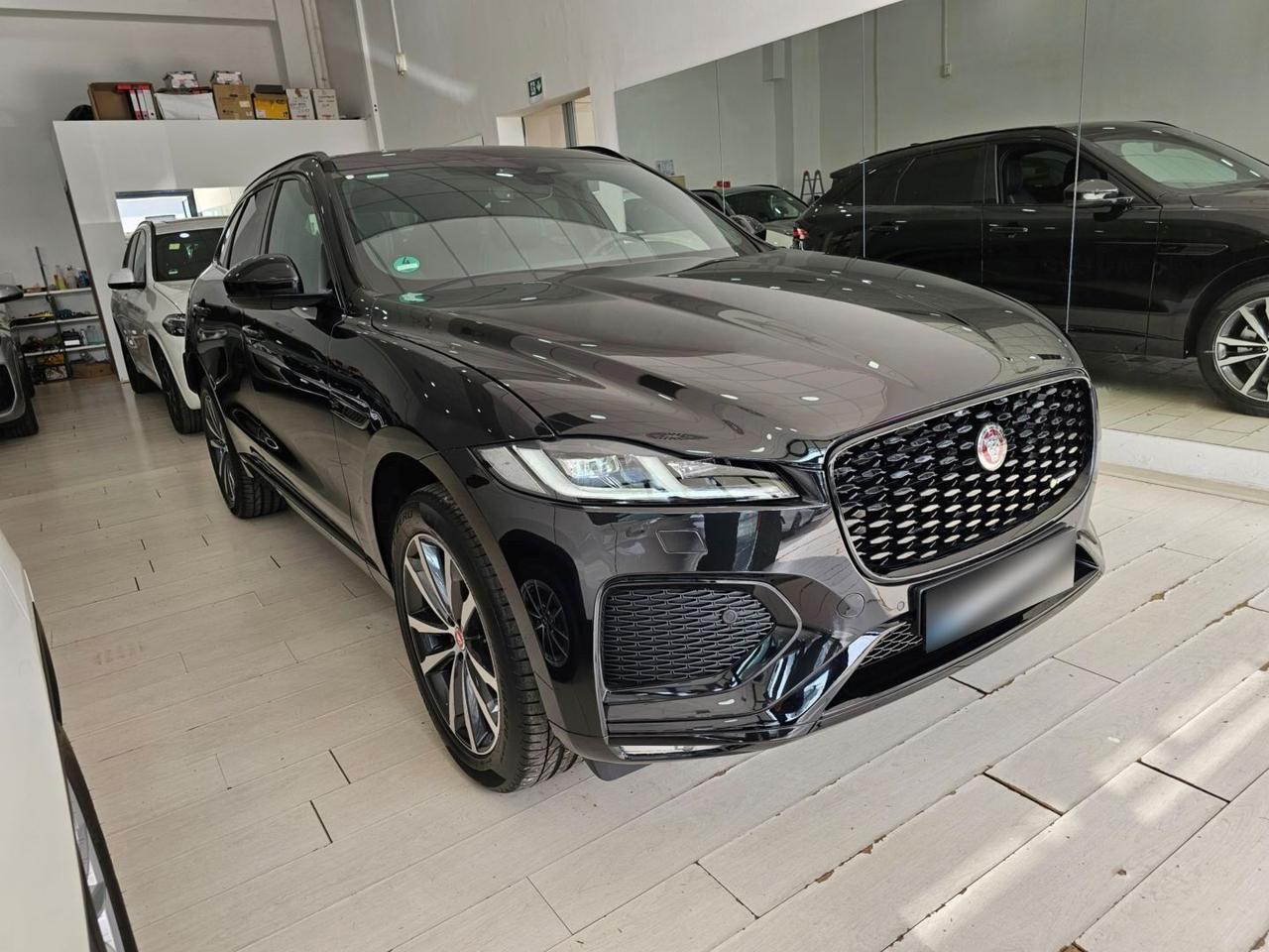 Jaguar F-Pace 2.0 D204 R-Dynamic SE awd auto camera