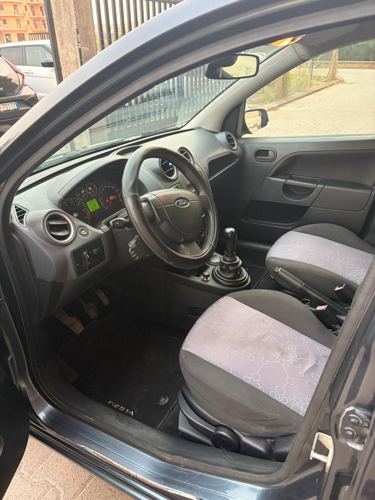 Ford Fiesta 1.2 16V 5p. Ghia