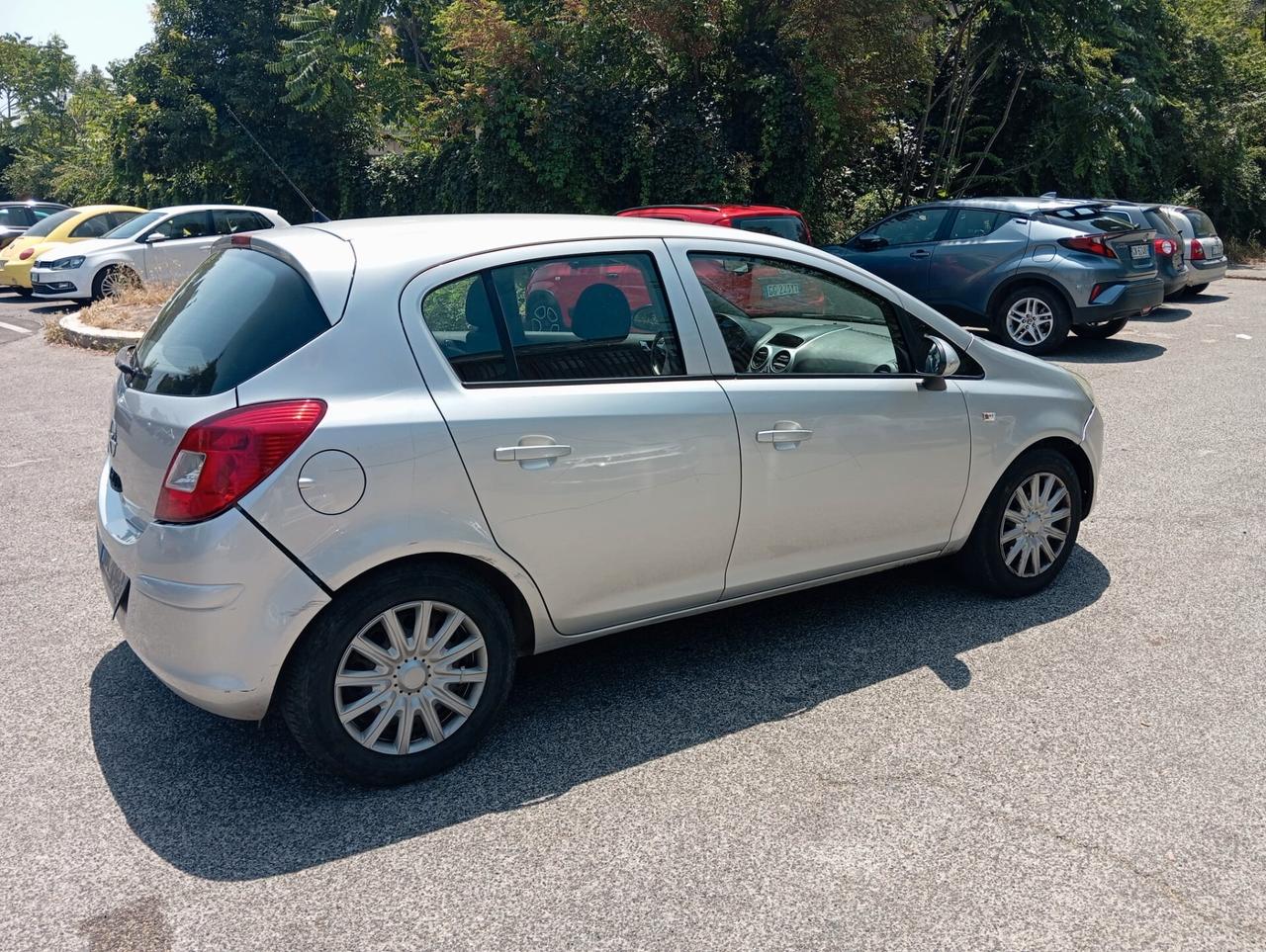 Opel Corsa 1.2 5 porte Club