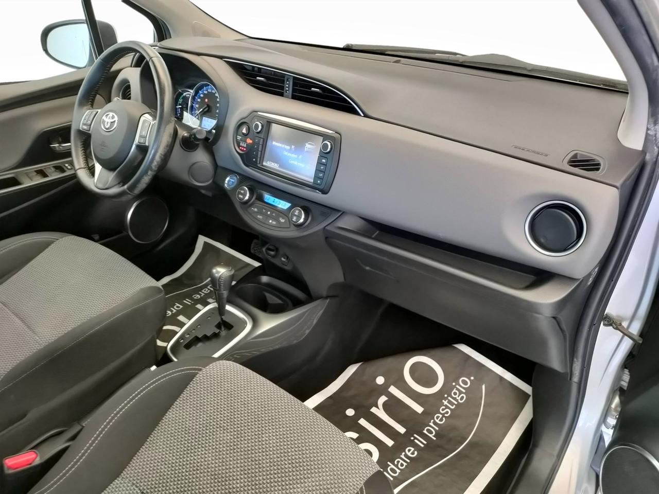 TOYOTA Yaris III 2015 - Yaris 5p 1.5h Active my16