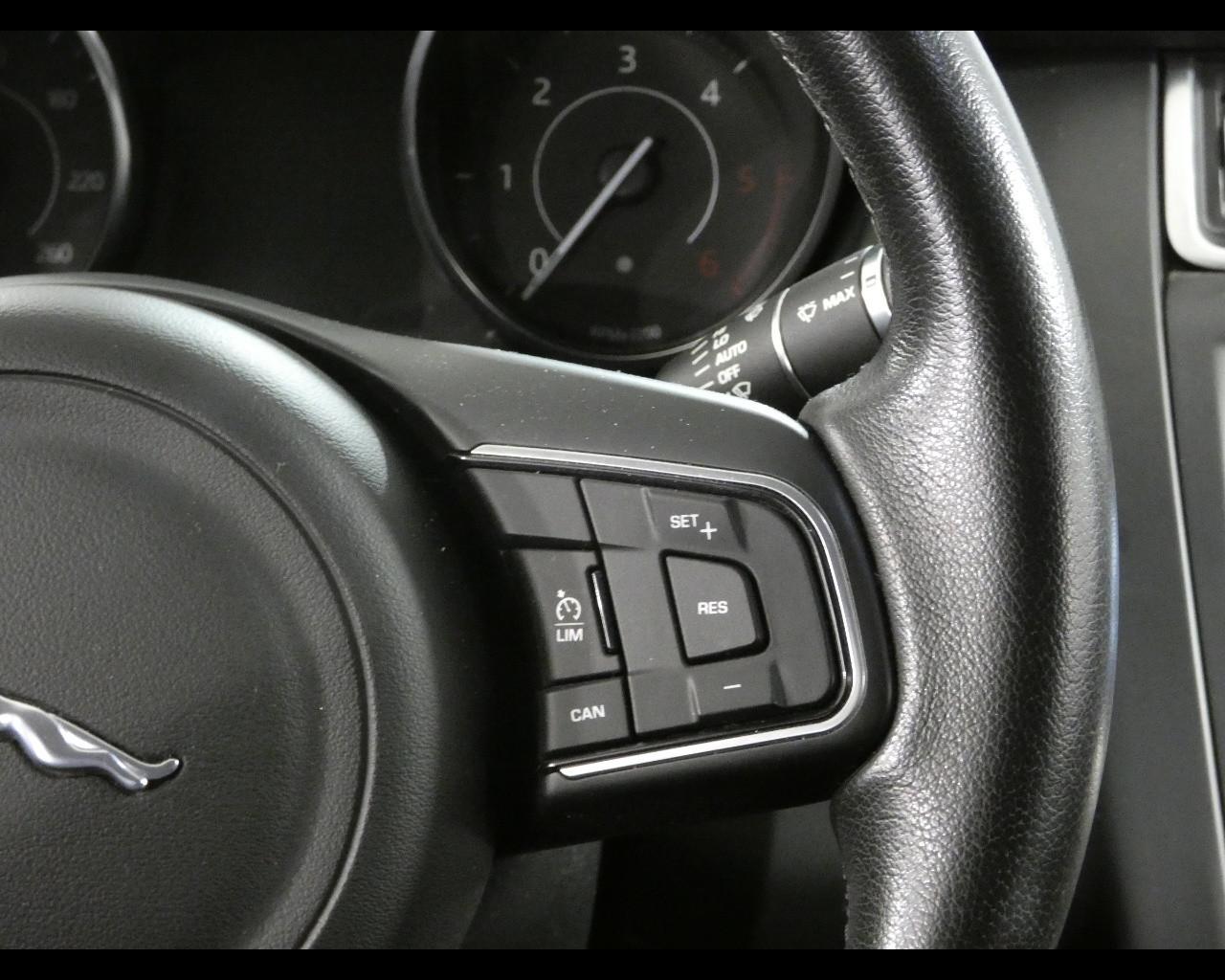 JAGUAR E-Pace (X540) - E-Pace 2.0D 180 CV AWD aut. S