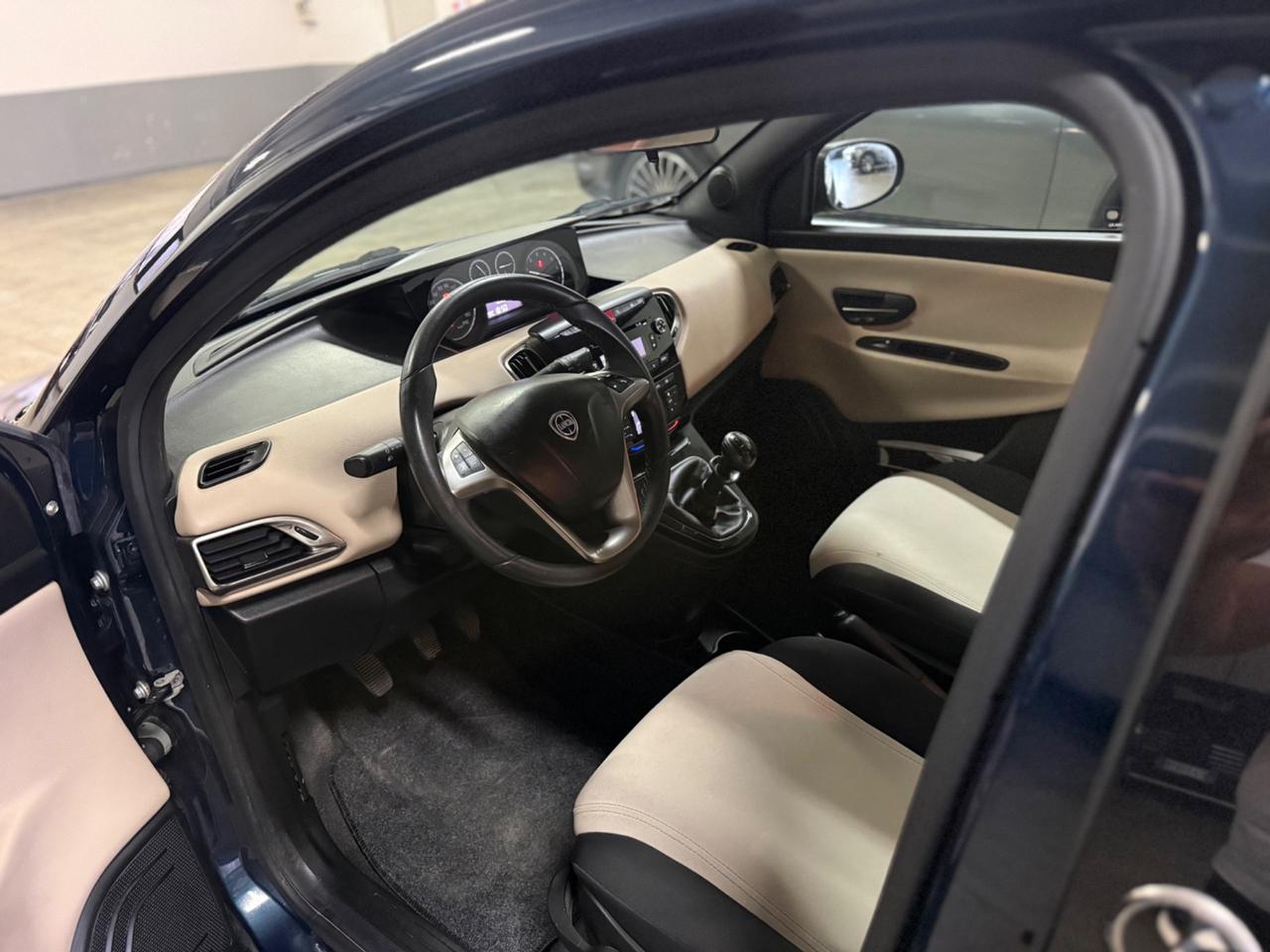 Lancia Ypsilon 1.2 69 CV 5 porte Gold