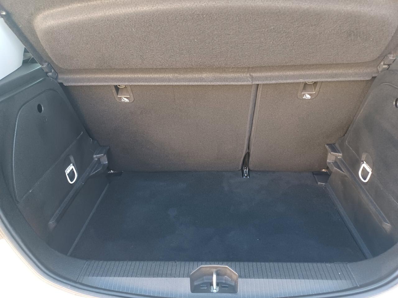 Opel Corsa 1.2 5 porte ANNO 2016 solo 69000 km