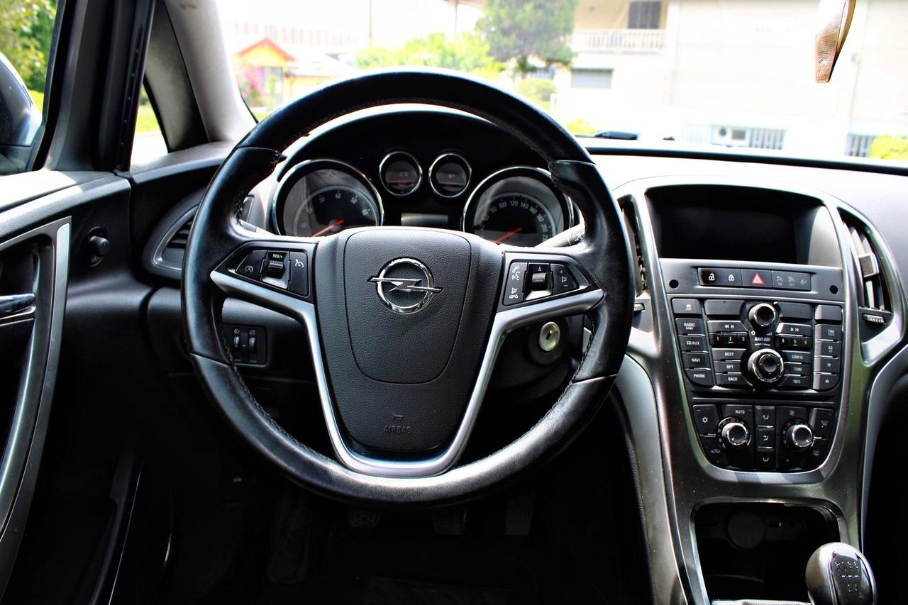 Opel Astra 1.4 100CV 5 porte Cosmo