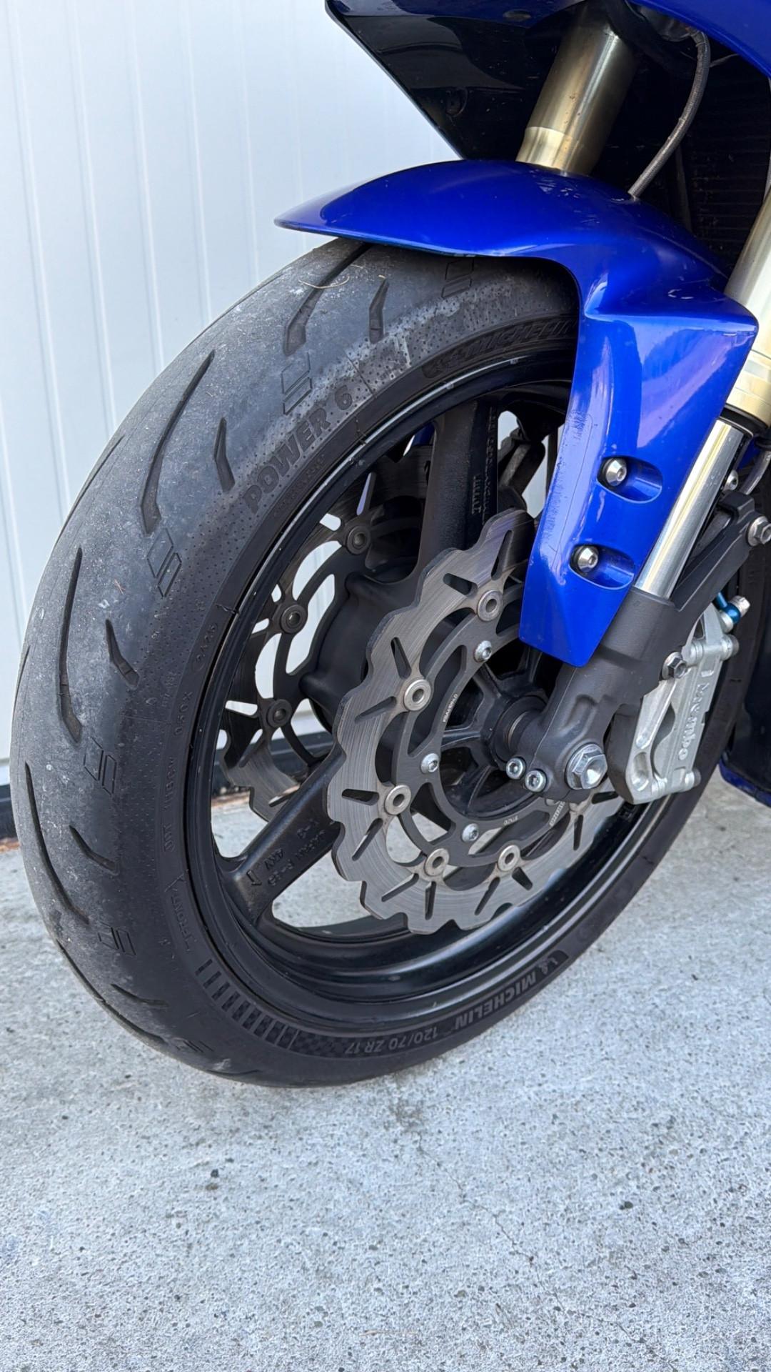 Yamaha YZF R1