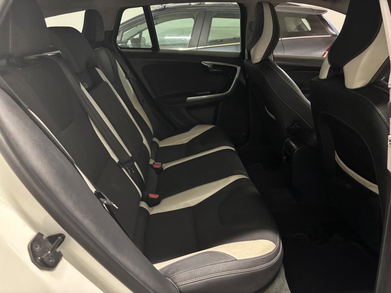 Volvo V60 D2 1.6 AUTOMATIC Summum GANCIO TRAINO