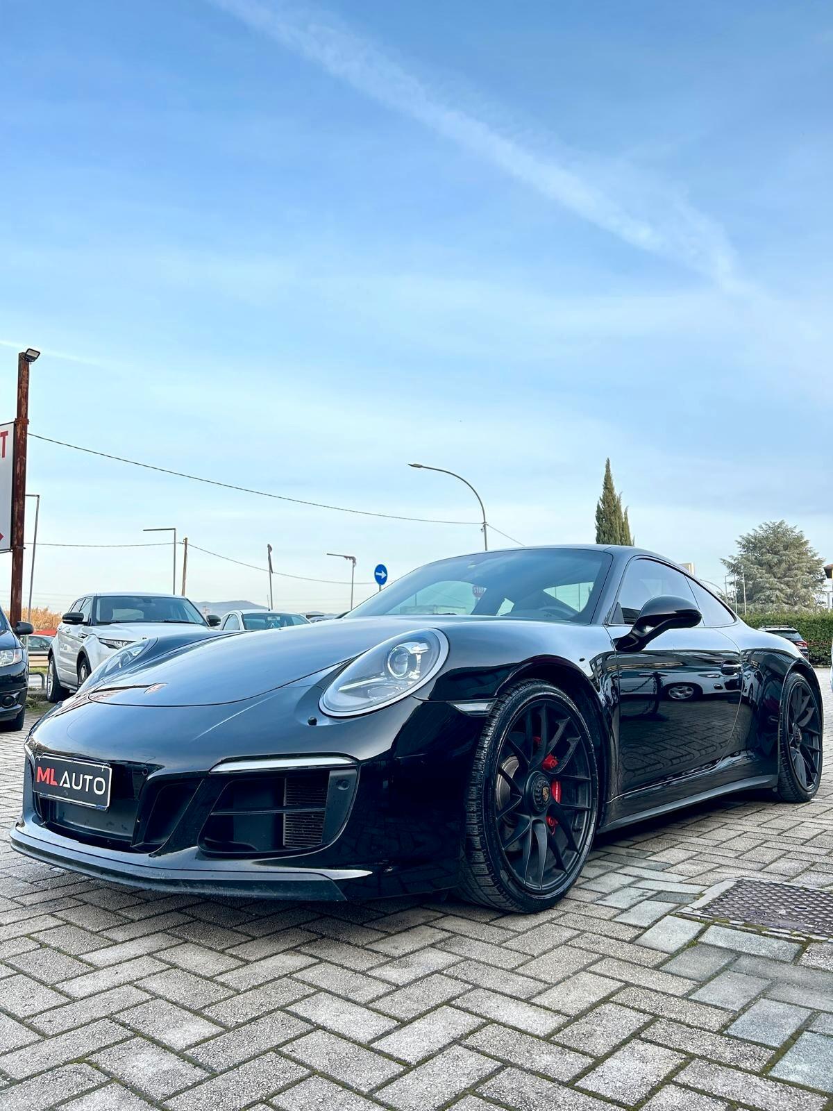 Porsche 911 3.0 Carrera 4 GTS Coupé