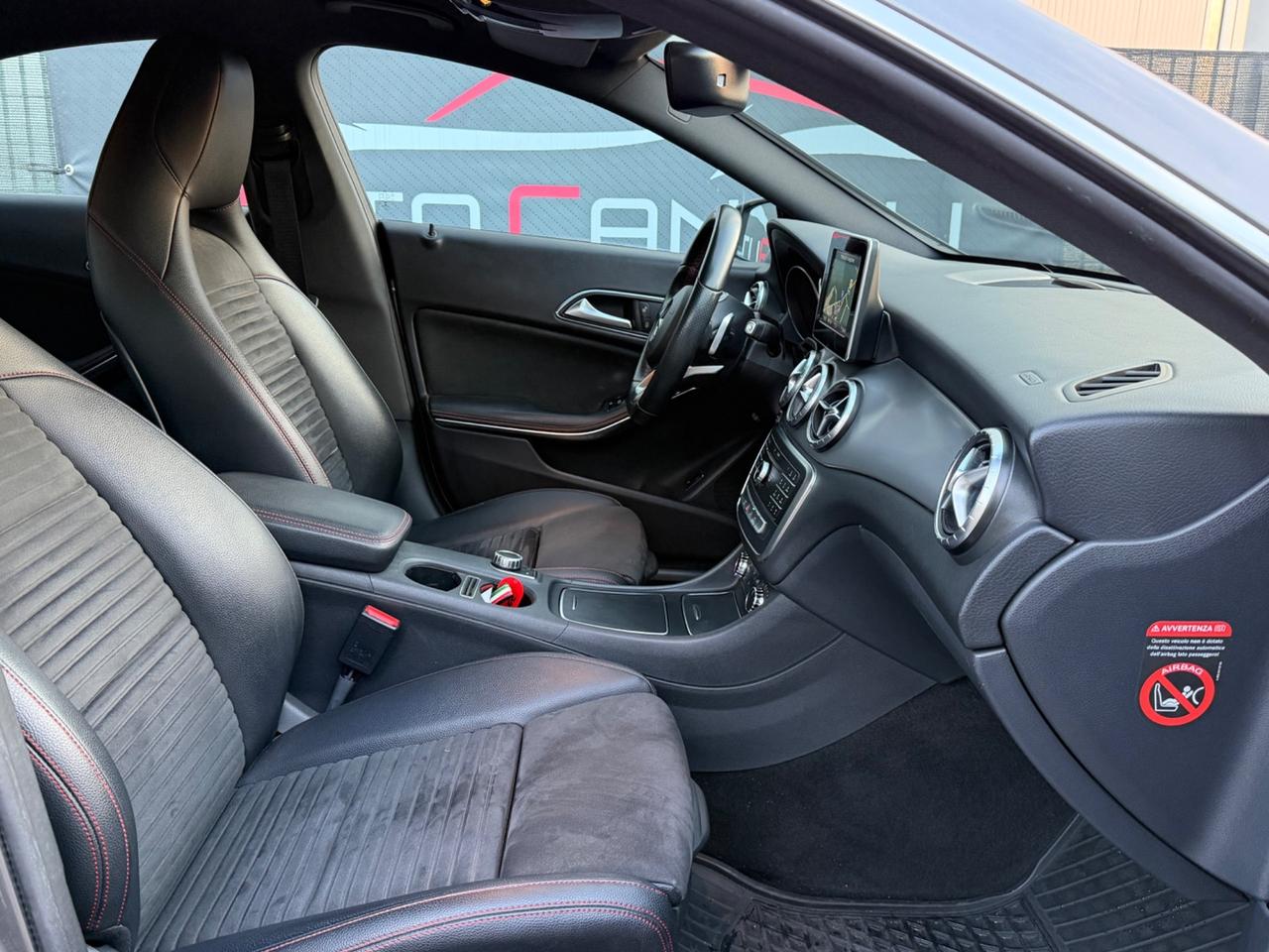 Mercedes-benz CLA 180 180d PREMIUM PACK RETROCAMERA SENSORI PELLE