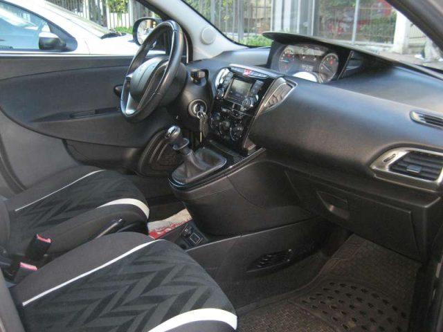 LANCIA Ypsilon 1.2 69 CV 5 PORTE GOLD