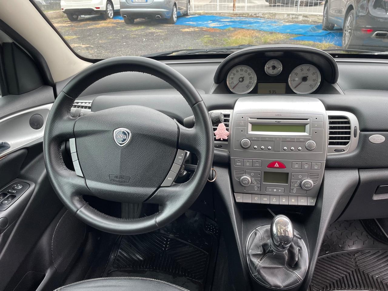 Lancia Ypsilon 1.2 Modamilano