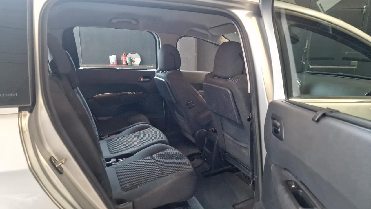 Peugeot 5008 1.6 HDi 112CV Allure