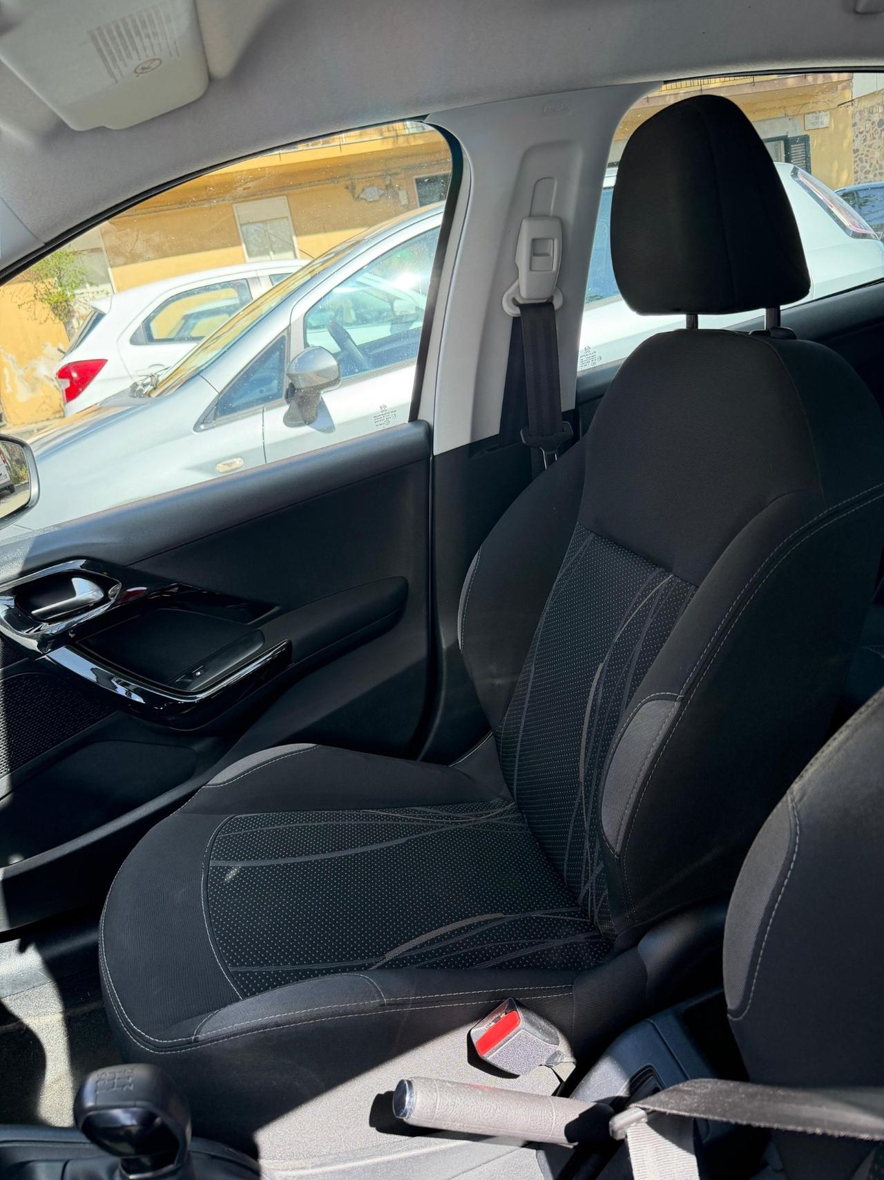 Peugeot 208 PureTech 82 5 porte Allure unico proprietario