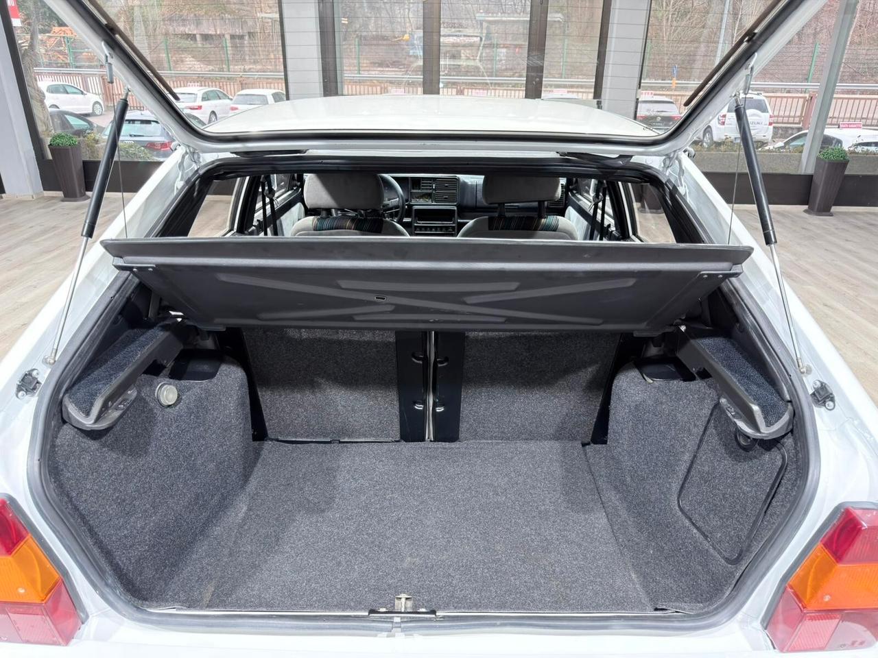 LANCIA DELTA 1.6I.E. TURBO HF 140CV ASI TETTO APRIBILE