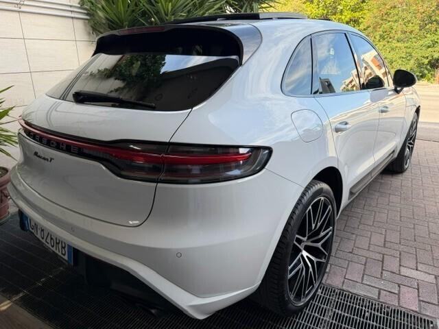 Porsche Macan 2.0 T 265CV