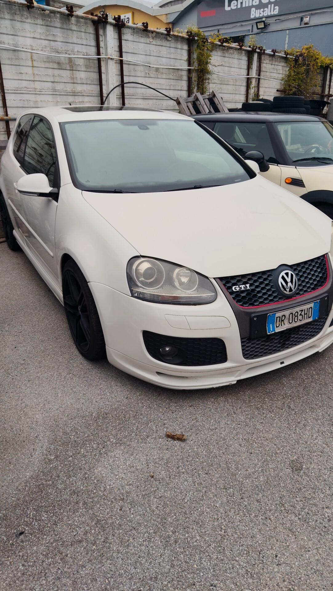 Volkswagen Golf 2.0 16V TFSI 3p. DSG GTI