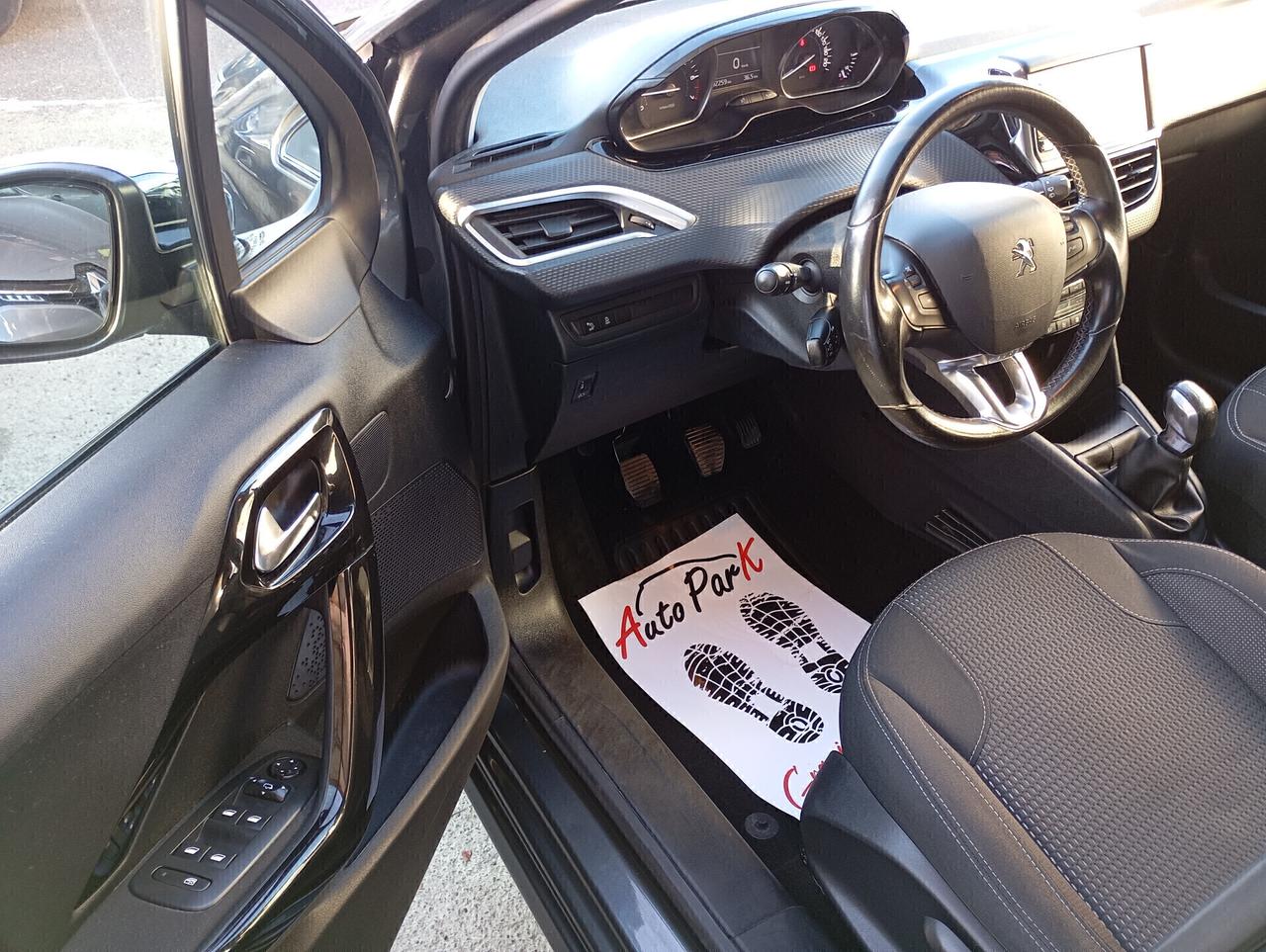 Peugeot 208 5P 1.2 PureTech 82CV Allure