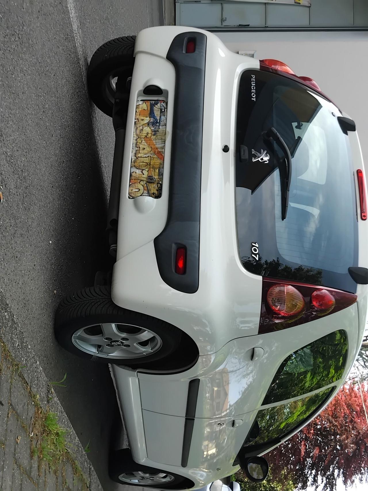 Peugeot 107 1.0 68CV 5p. Active CAMBIO AUTOMATICO X NEO PATENTATI A 2.999 EU