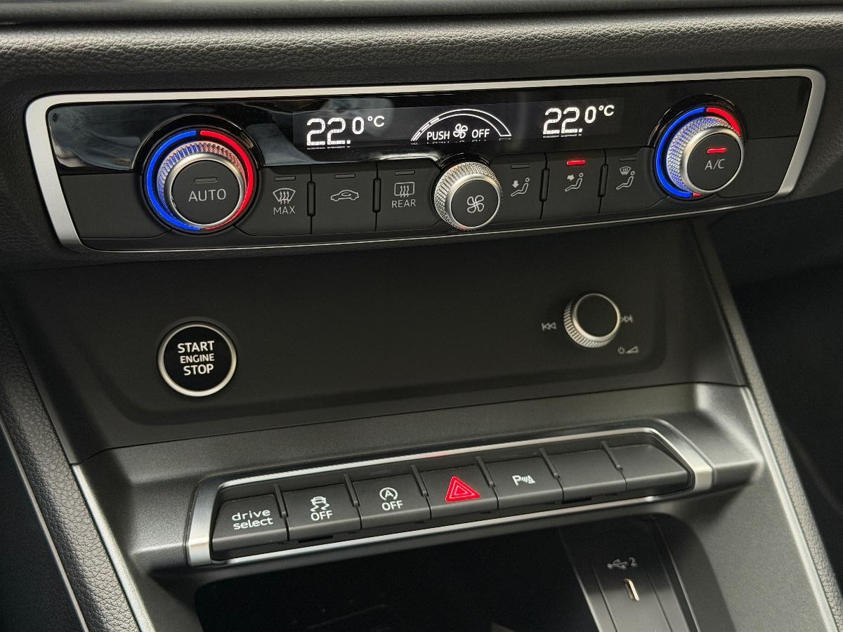 Audi Q3 Sportback 40TDI Quattro S-line Identity Black 200CV