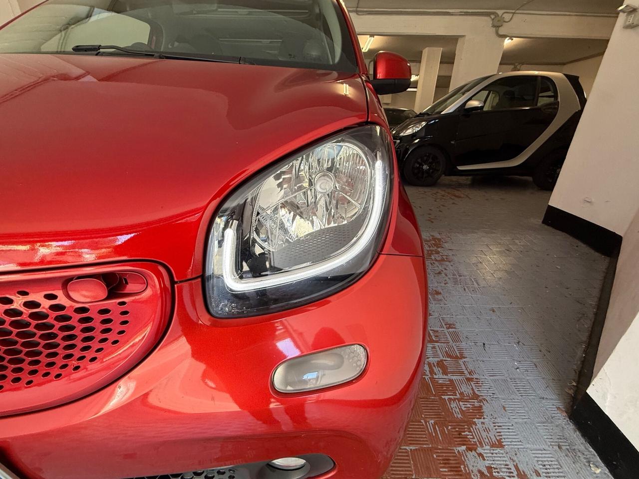 Smart ForFour 90 0.9 Turbo twinamic Nightview red