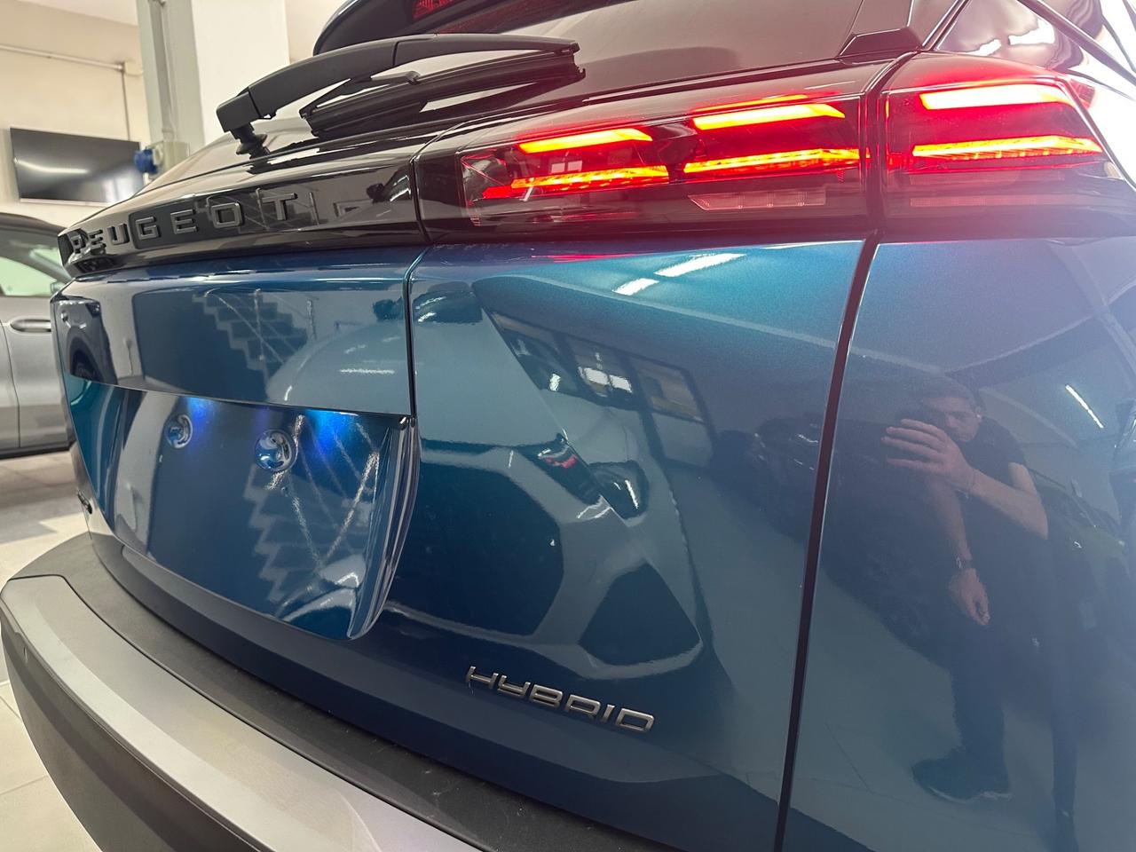 Peugeot 2008 Hybrid 110 e-DCS6 Allure